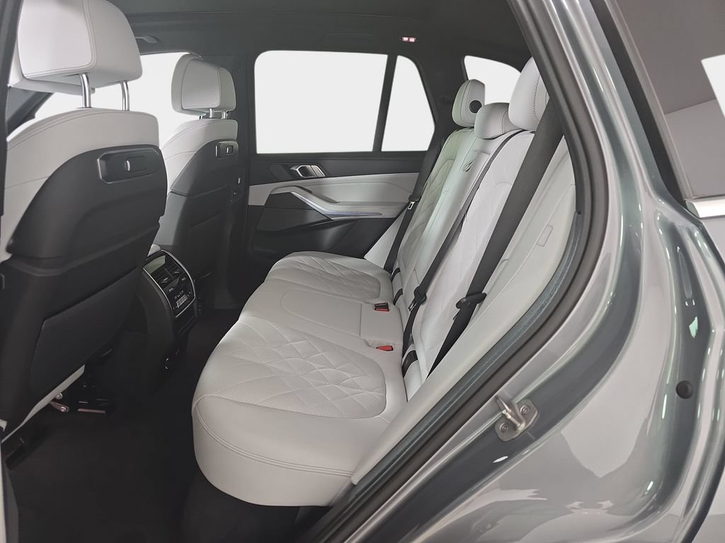 Certified 2025 BMW X5 xDrive50e AWD/4WD image 14