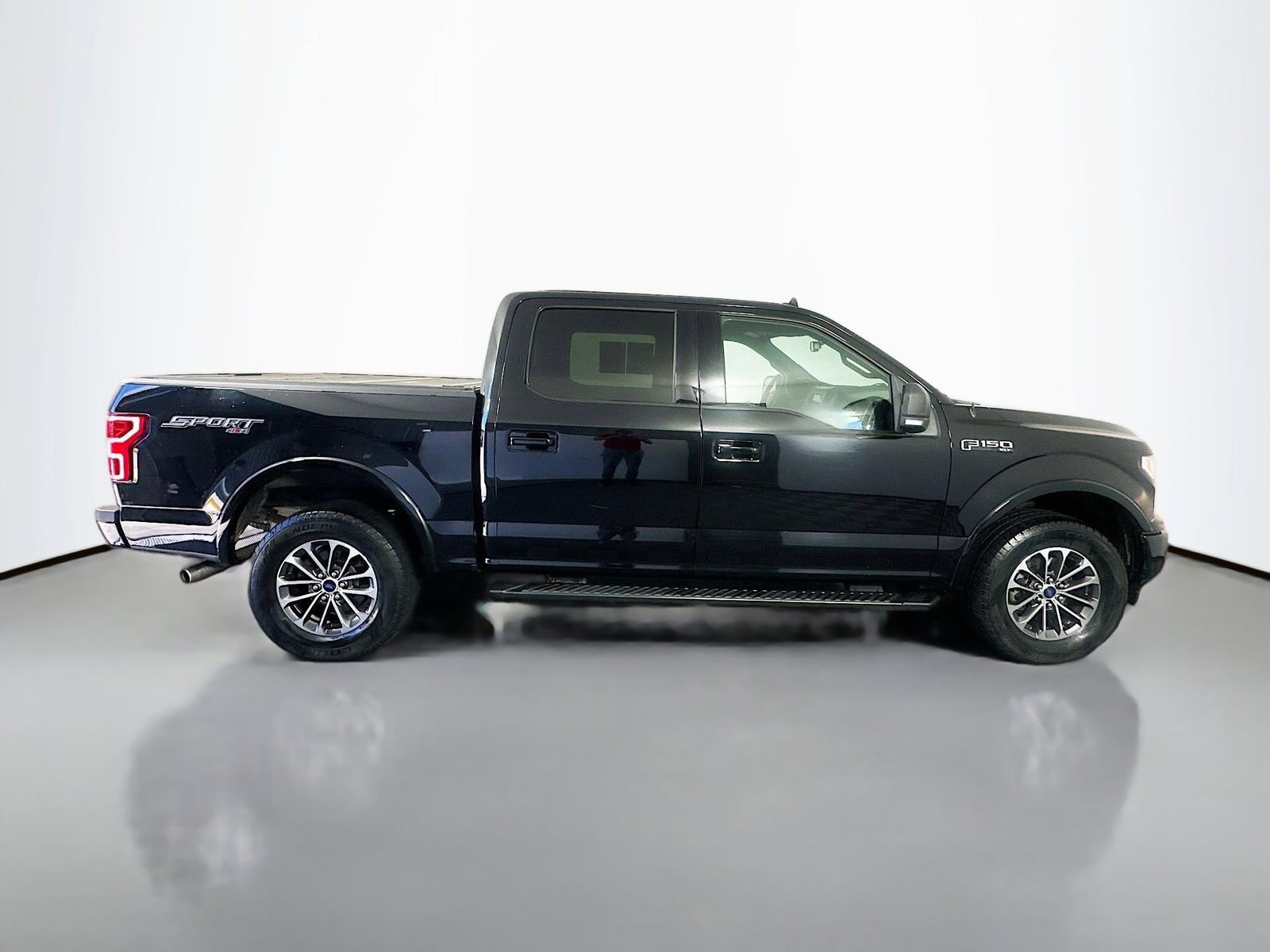 Used 2018 Ford F150 XLT w/ Equipment Group 302A Luxury AWD/4WD image 8