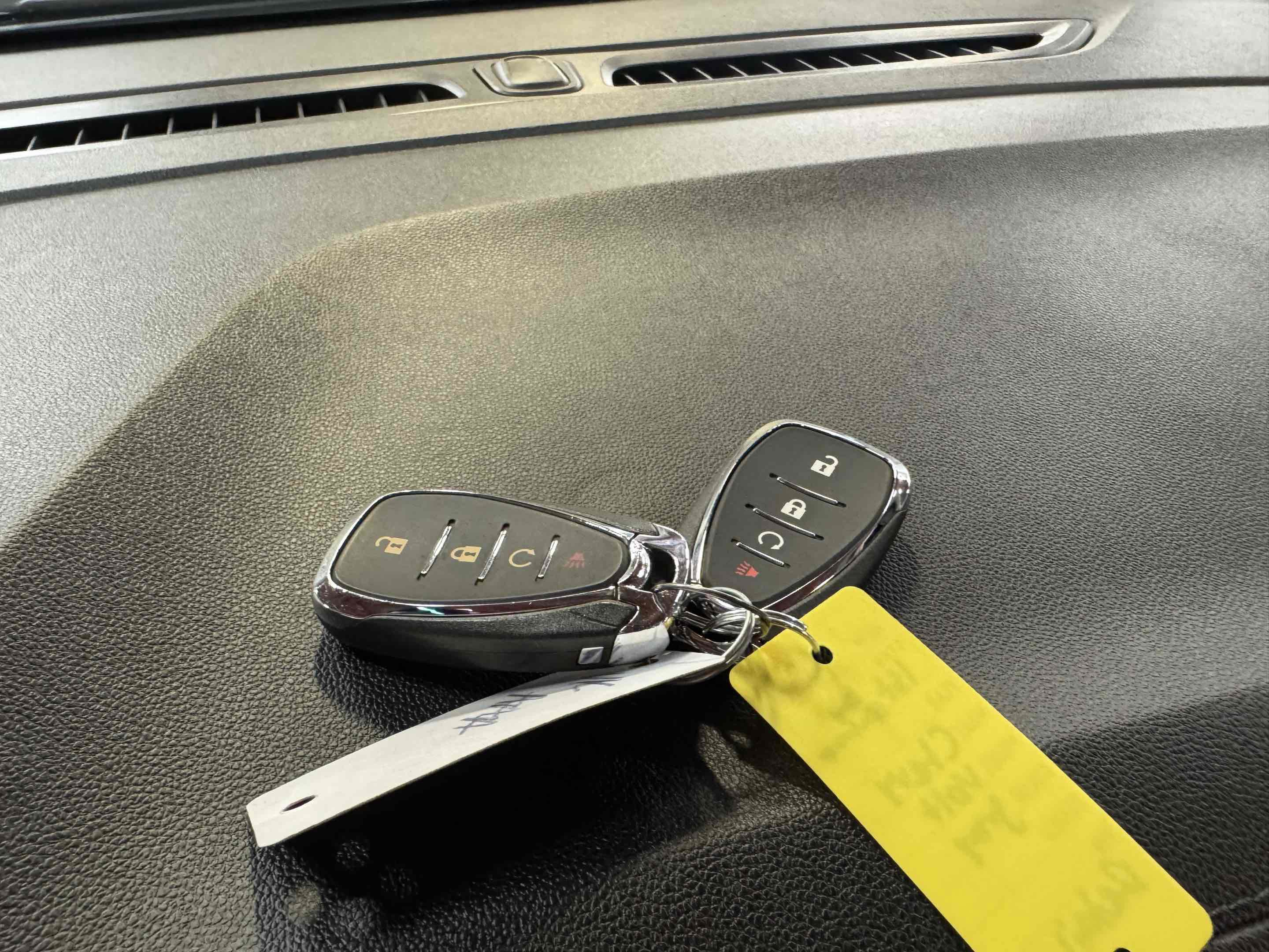 Used 2023 Chevrolet Bolt LT w/ Infotainment Package FWD image 8