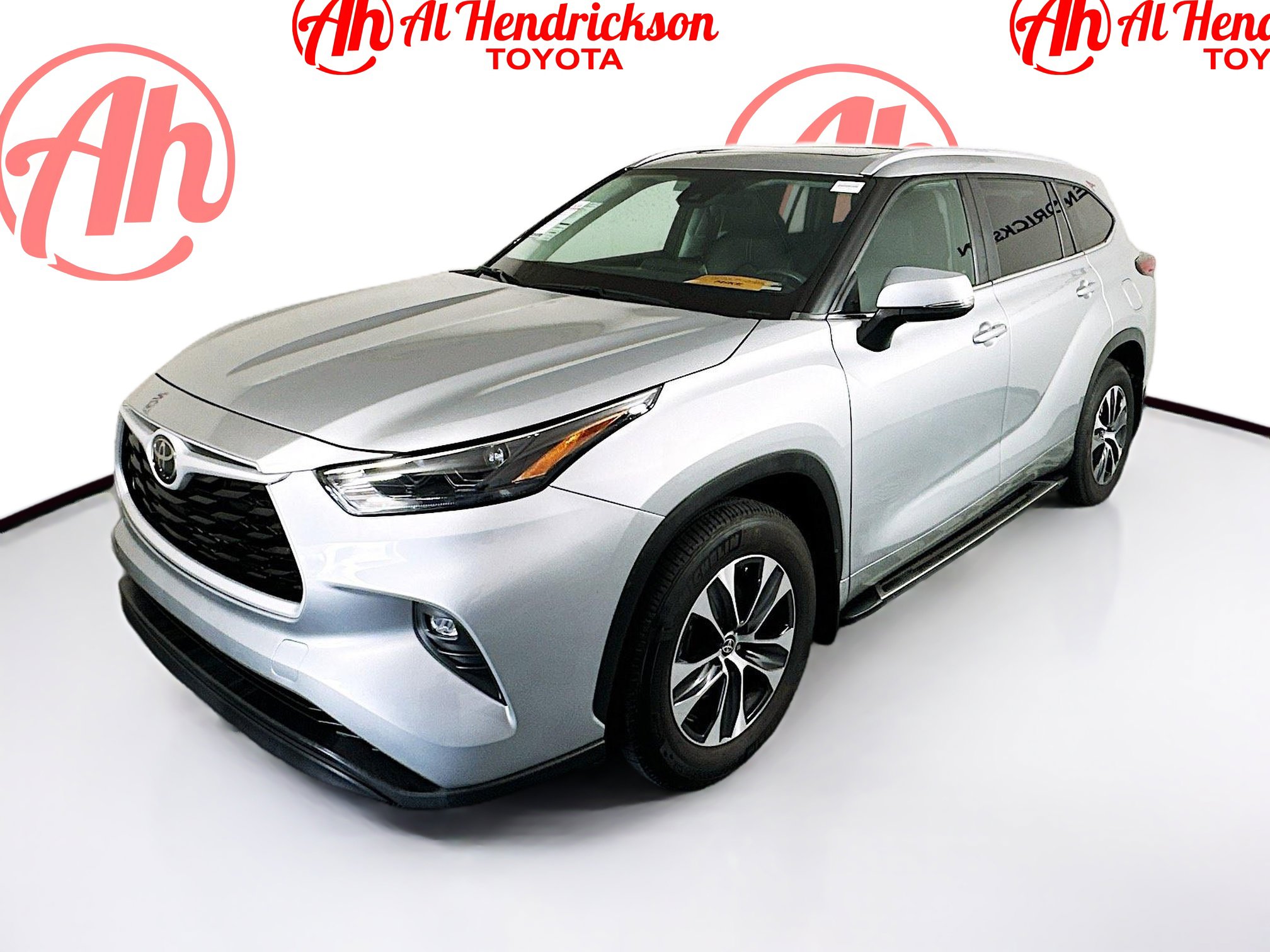 Used 2023 Toyota Highlander XLE FWD image 7