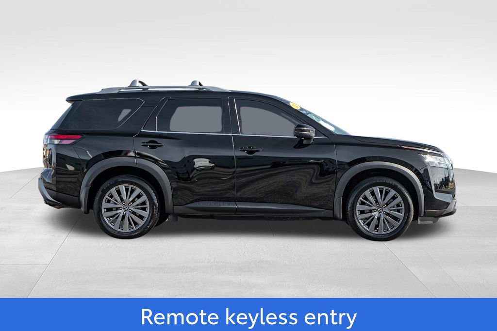 Used 2023 Nissan Pathfinder SL w/ SL Premium Package AWD/4WD image 8