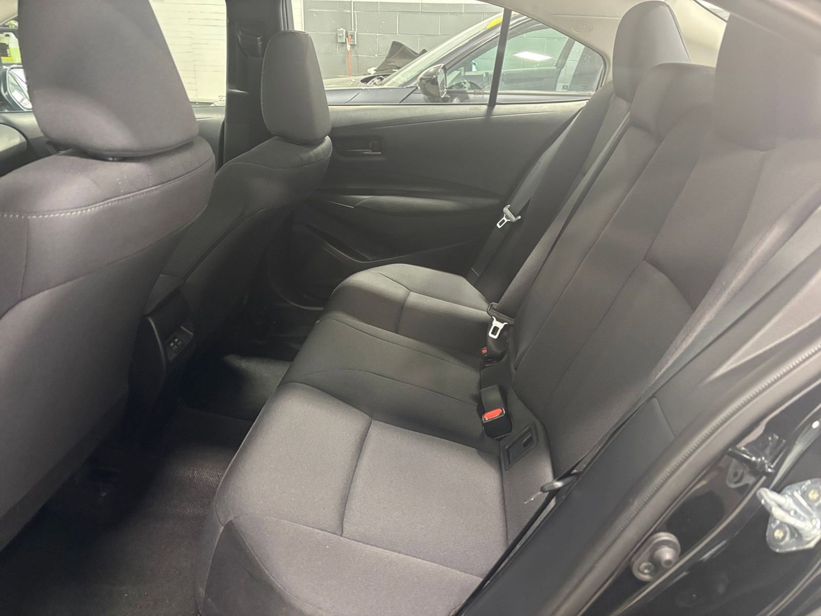 Used 2025 Toyota Corolla LE image 37