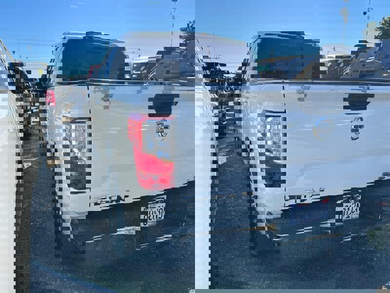 Used 2017 Nissan Titan SV RWD image 25