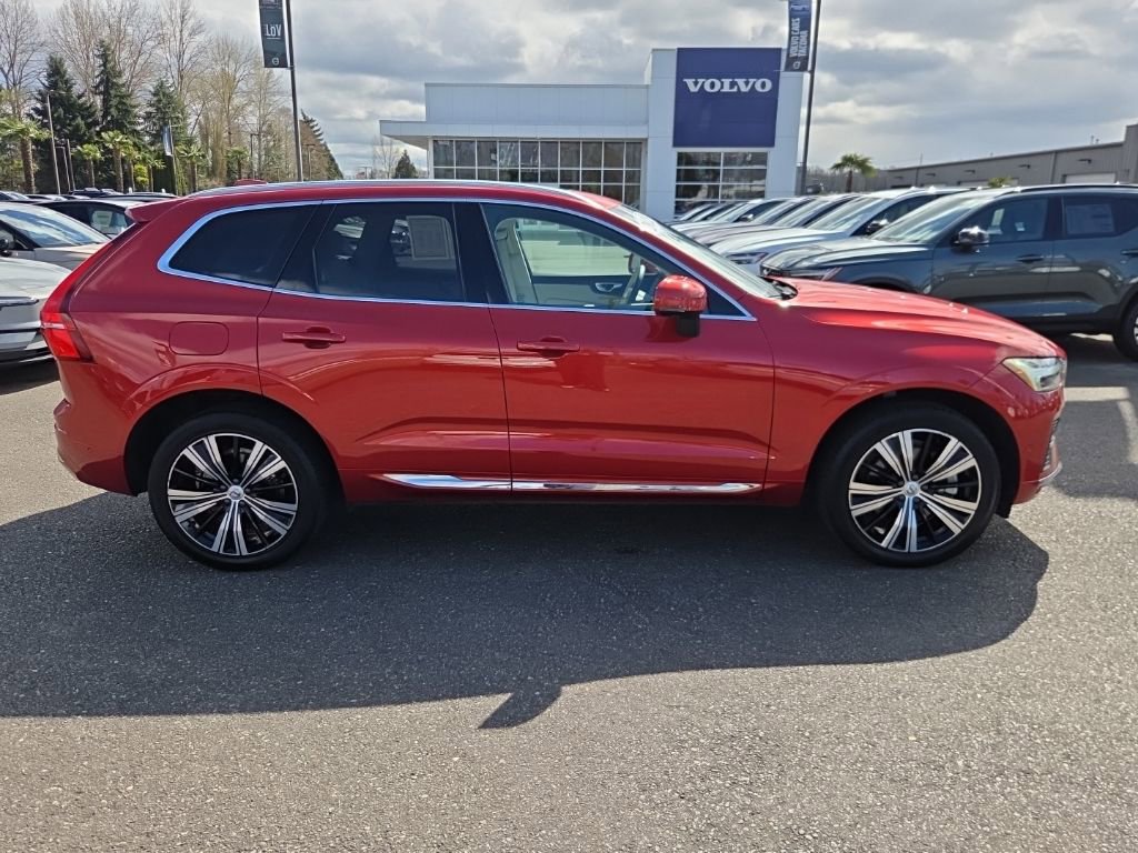 Certified 2023 Volvo XC60 B6 Ultimate w/ Climate Package image 9