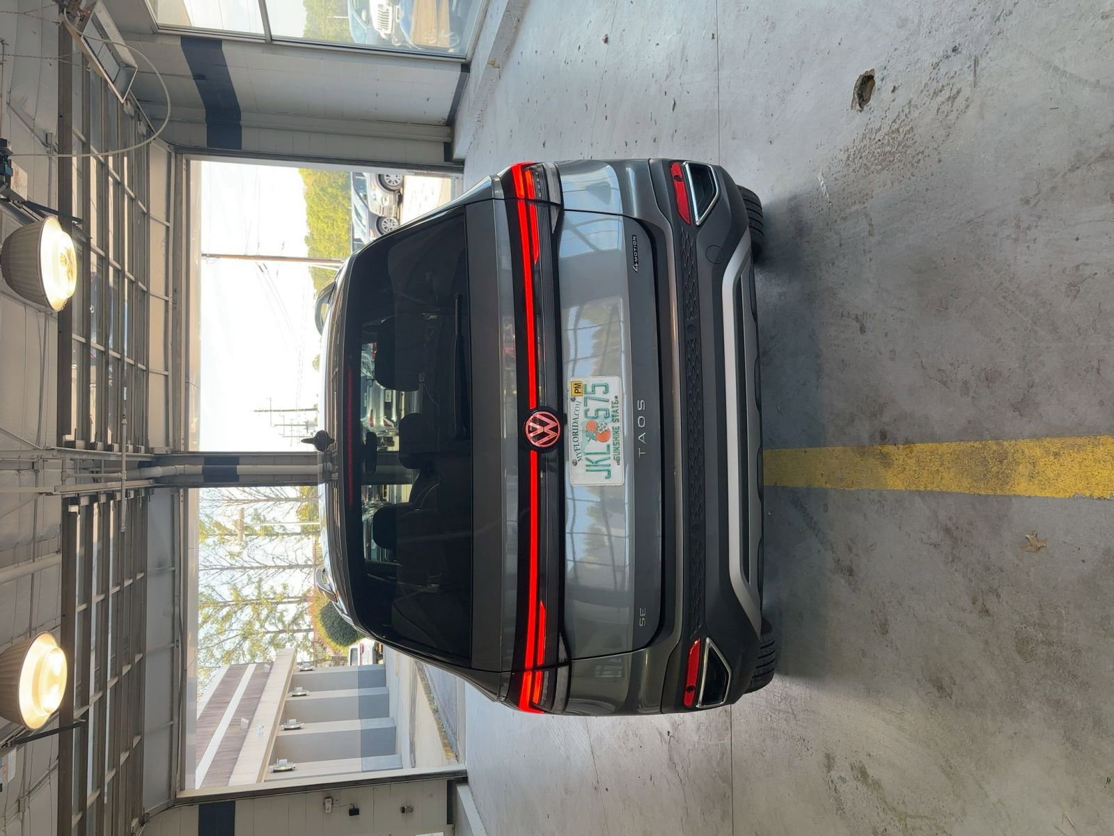 Used 2025 Volkswagen Taos SE image 21