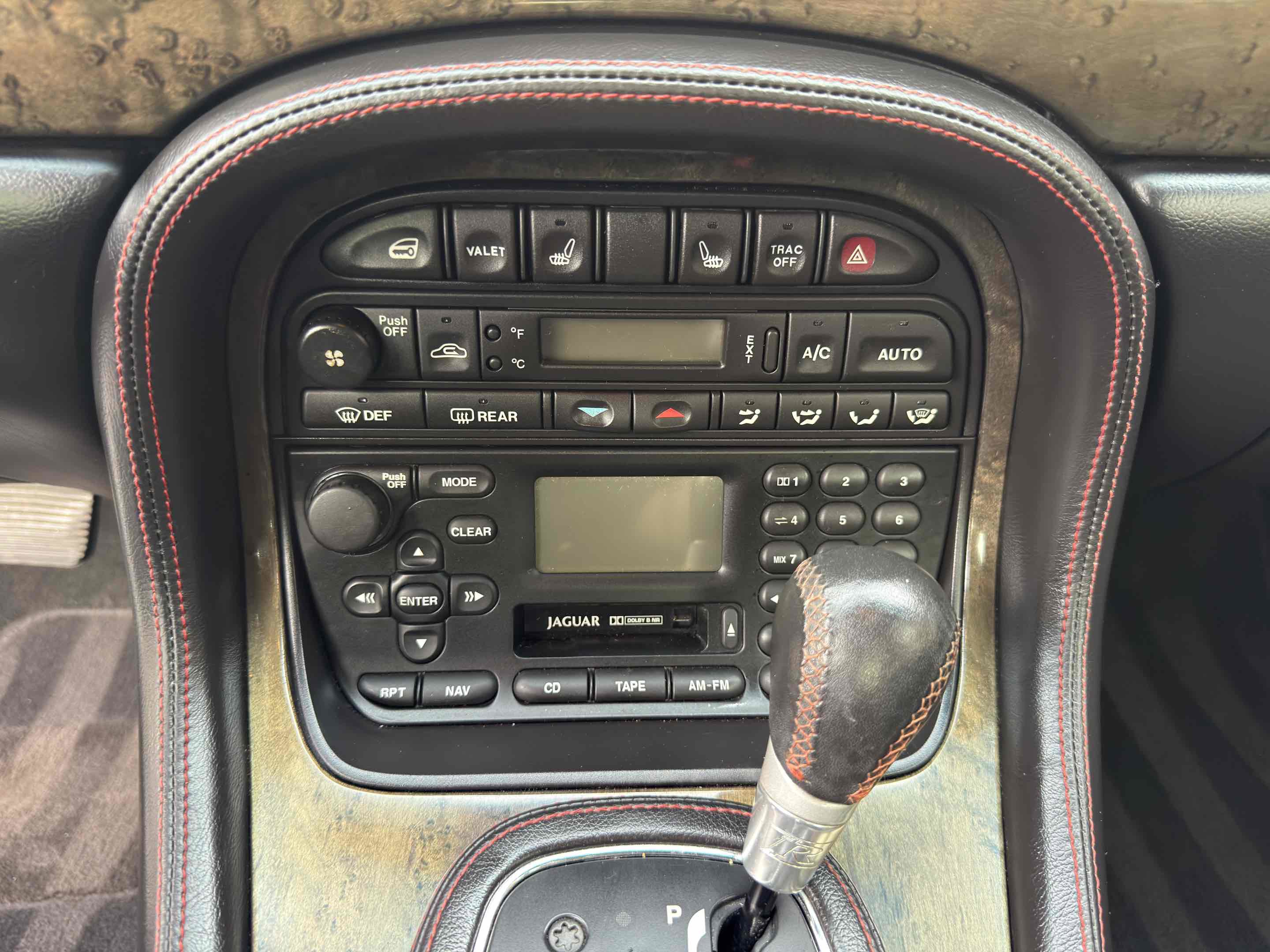 Used 2002 Jaguar XJ8 image 87