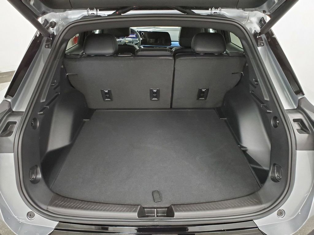 Used 2025 Chevrolet Equinox EV LT image 21