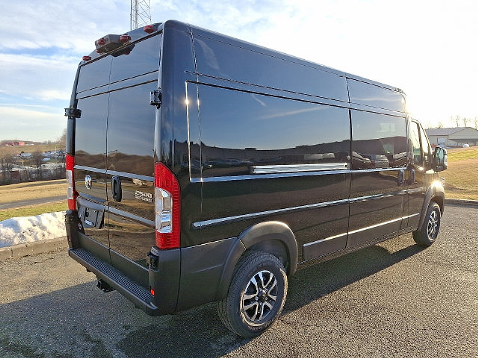 Used 2025 RAM ProMaster 2500 w/ Quick Order Package 22H SLT+ FWD image 4