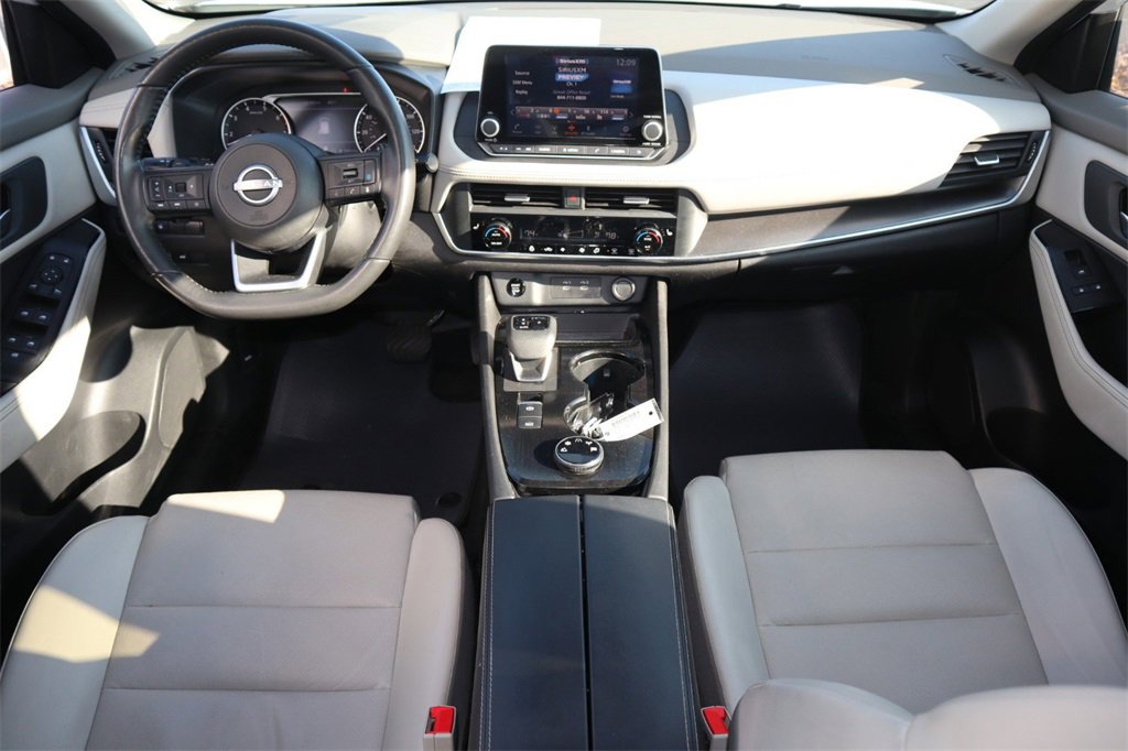 Used 2024 Nissan Rogue SV w/ SV Premium Package image 13