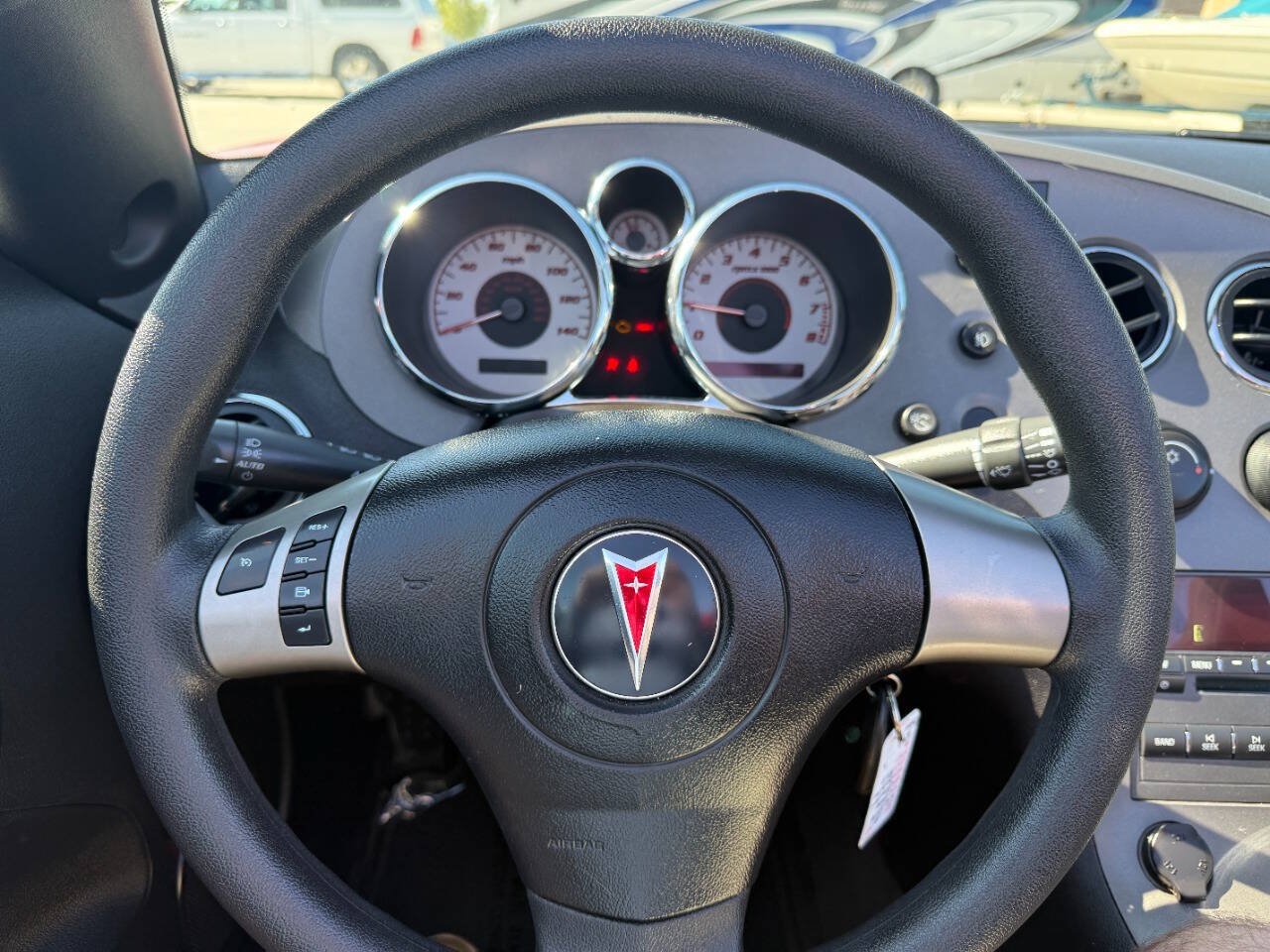 Used 2006 Pontiac Solstice Convertible w/ Power Package RWD image 25