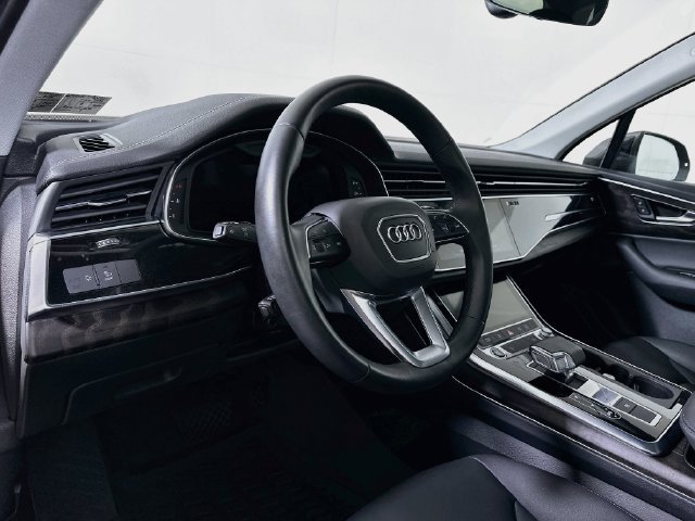 Used 2023 Audi Q7 3.0T Premium w/ Convenience Package AWD/4WD image 10