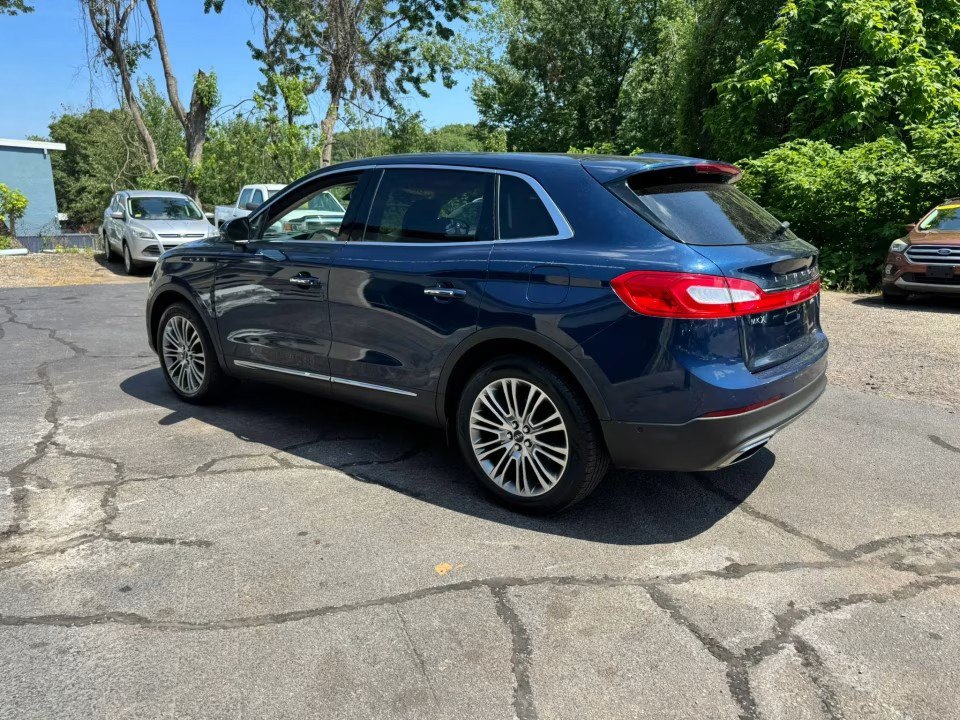 Used 2017 Lincoln MKX Reserve w/ Driver Assistance Package AWD/4WD image 7