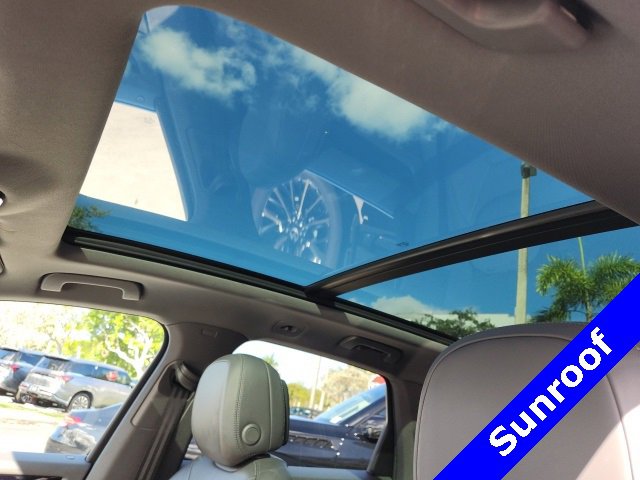 Used 2021 Porsche Cayenne w/ Premium Package image 5