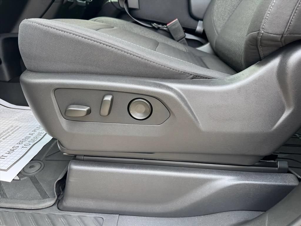 Used 2026 Chevrolet Silverado 1500 Custom w/ LPO, Dark Essentials Package AWD/4WD image 15