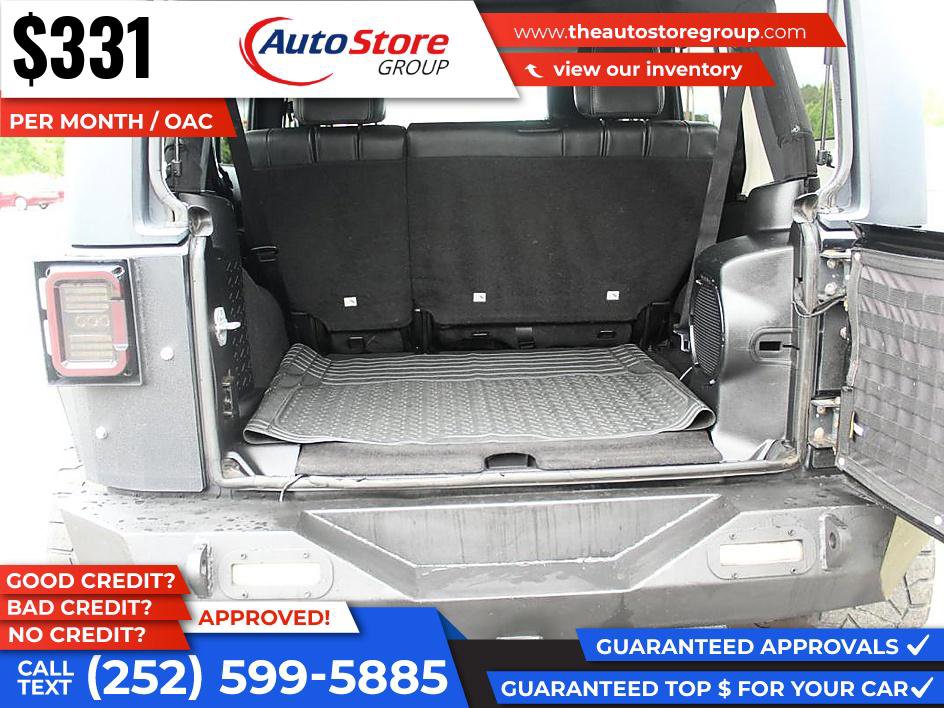 Used 2012 Jeep Wrangler Unlimited Rubicon w/ Connectivity Group AWD/4WD image 10