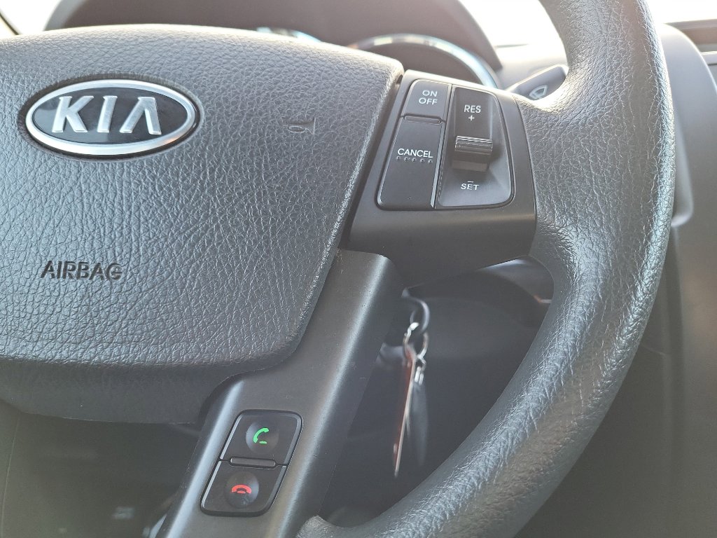 Used 2013 Kia Sorento LX image 17