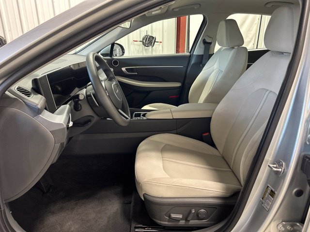 Used 2025 Hyundai Sonata SEL FWD image 13
