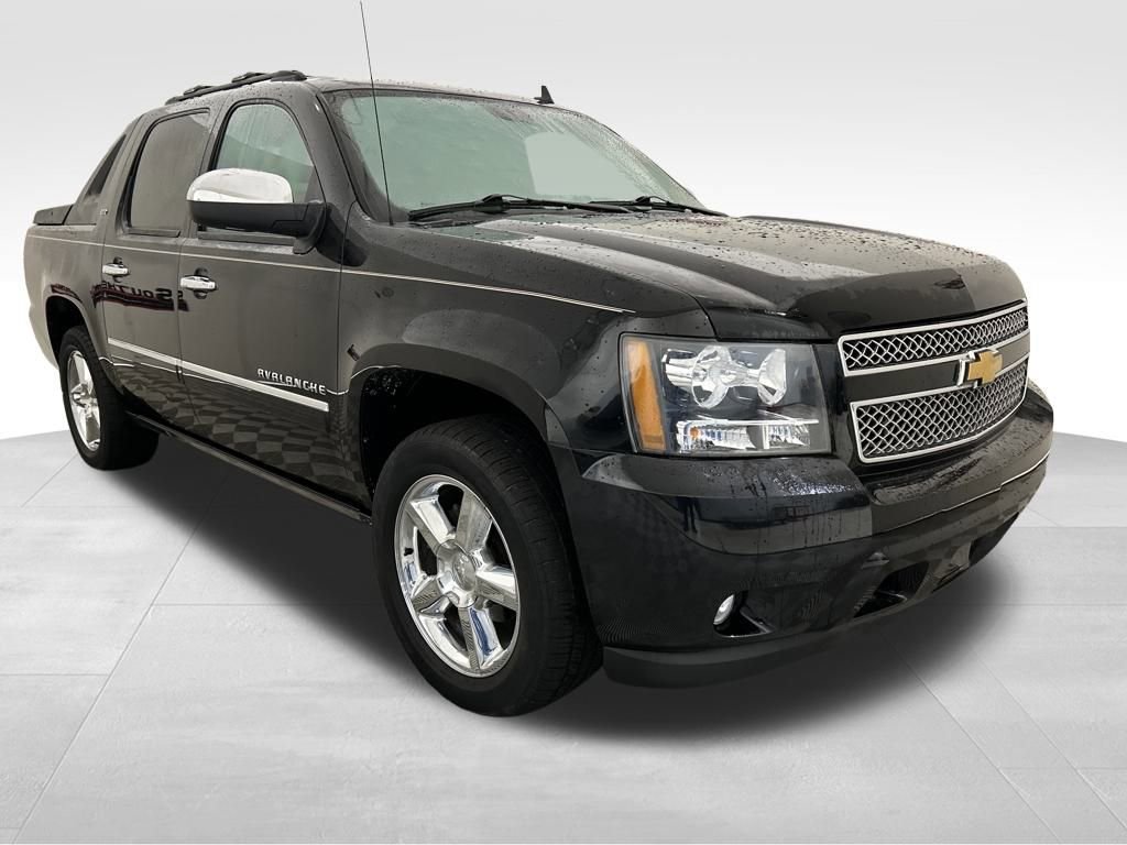 Used 2012 Chevrolet Avalanche LTZ image 9