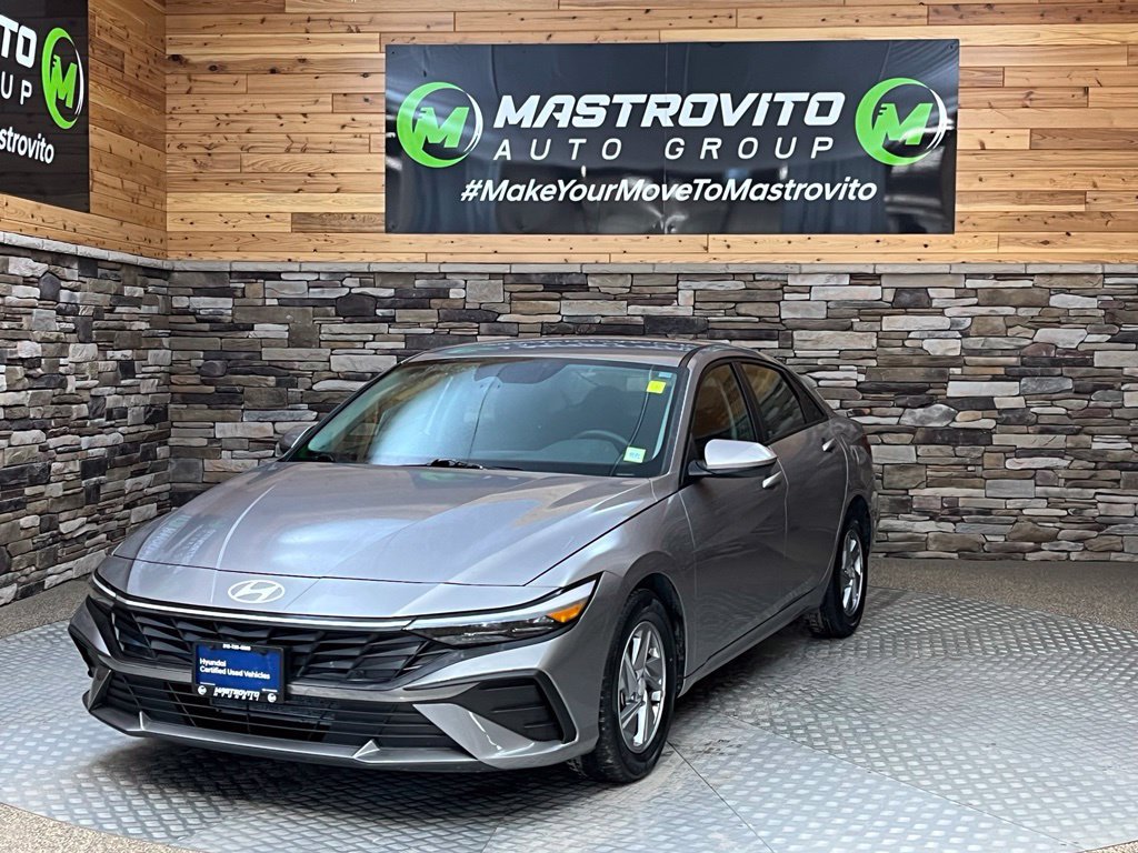 Certified 2024 Hyundai Elantra SE FWD image 8