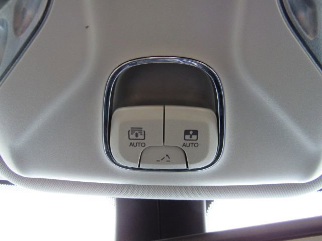 Used 2018 Jeep Compass Latitude w/ Popular Equipment Group image 50