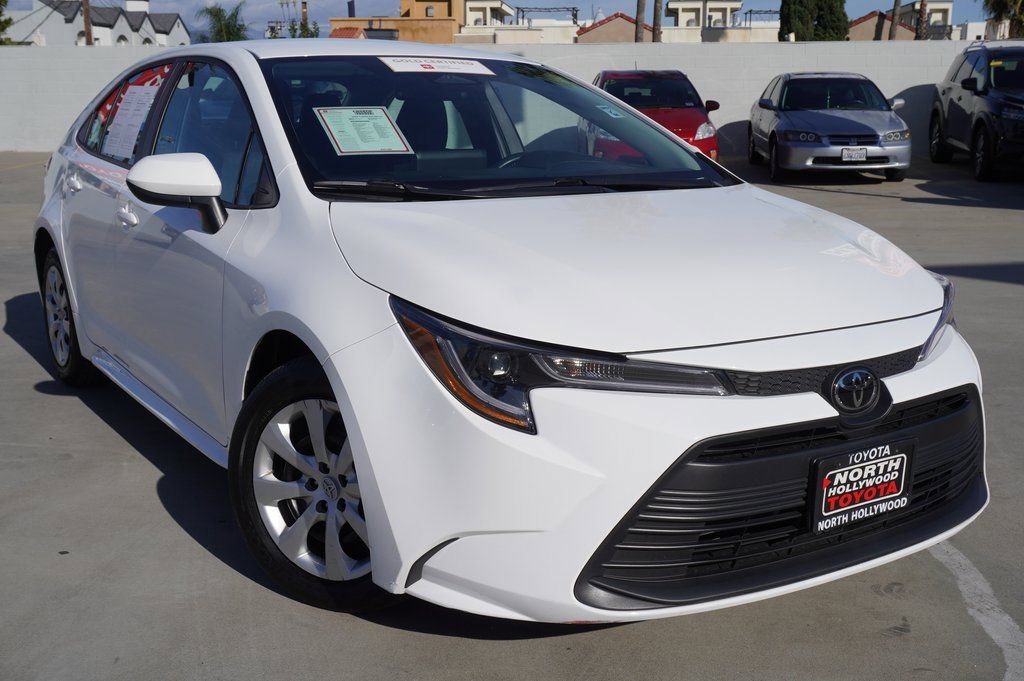Certified 2025 Toyota Corolla LE video 2
