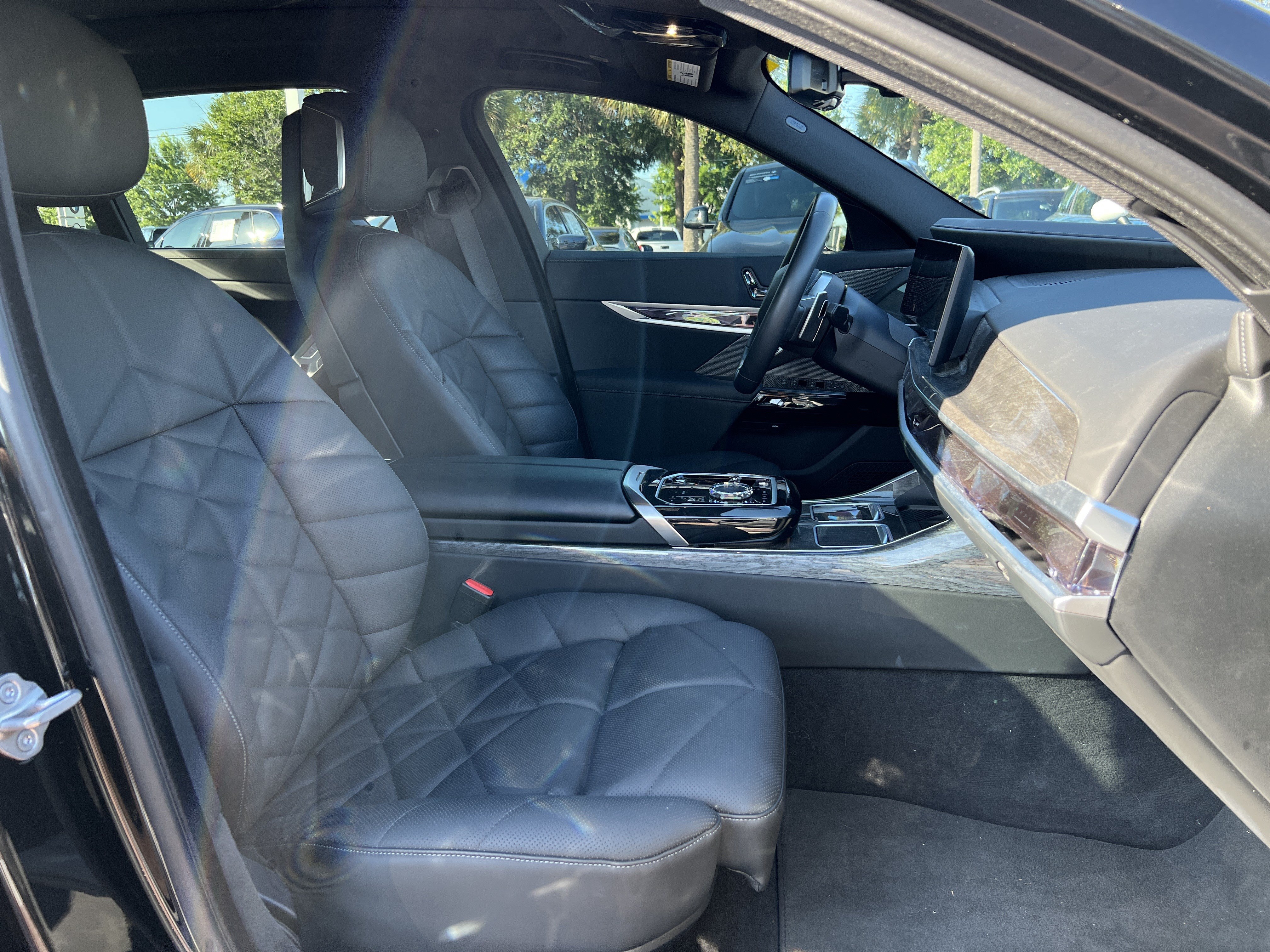 Certified 2024 BMW 740i xDrive AWD/4WD image 33
