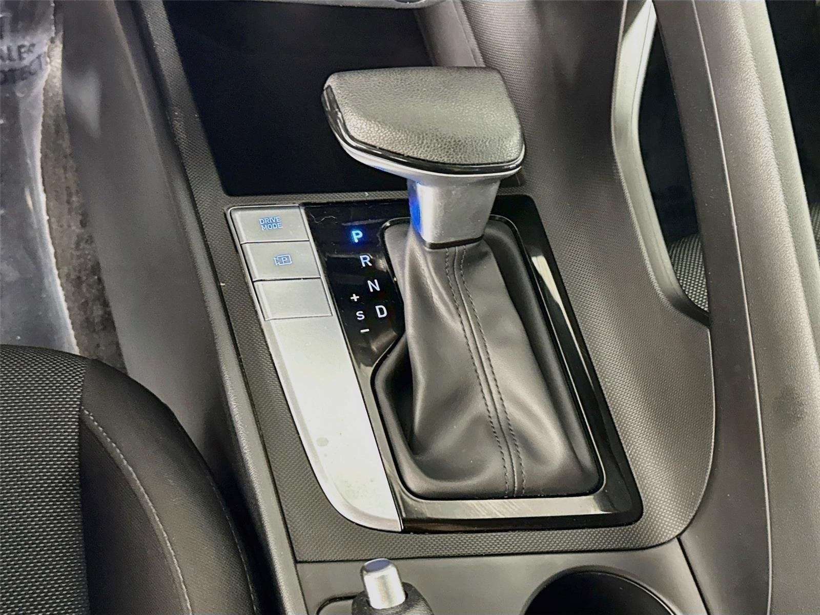 Certified 2025 Hyundai Elantra SE FWD image 17