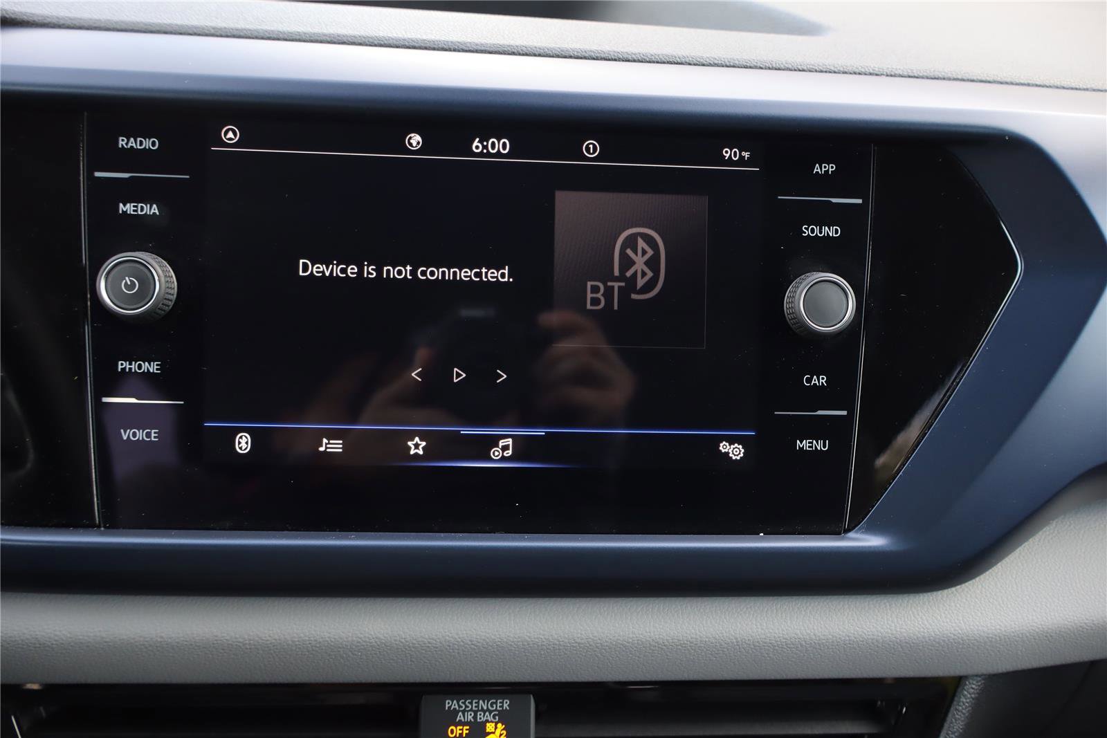 Certified 2022 Volkswagen Taos SE image 19