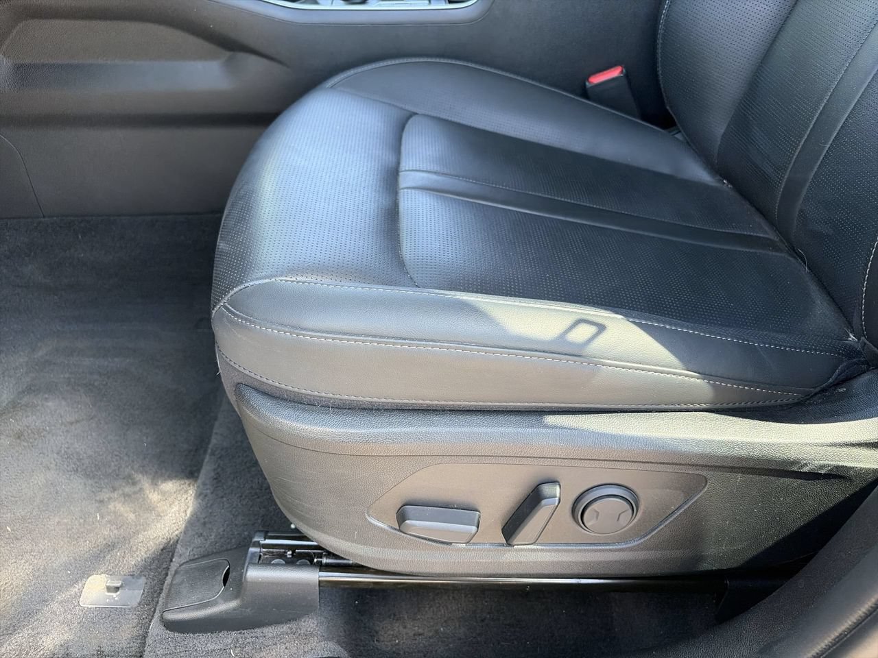 Certified 2024 Kia Sorento S w/ Panoramic Sunroof Package FWD image 18