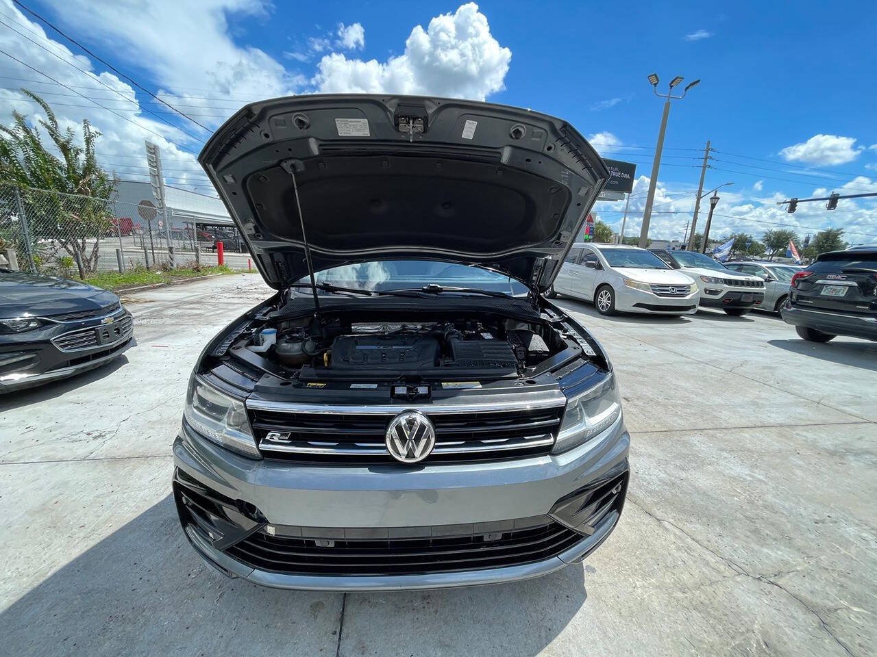 Used 2021 Volkswagen Tiguan SE R-Line FWD image 17