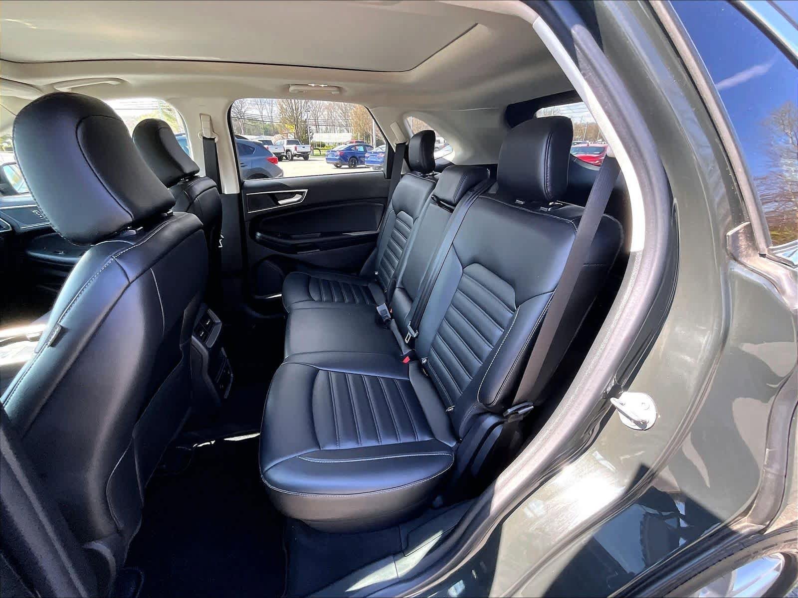 Used 2022 Ford Edge SEL w/ Convenience Package image 15