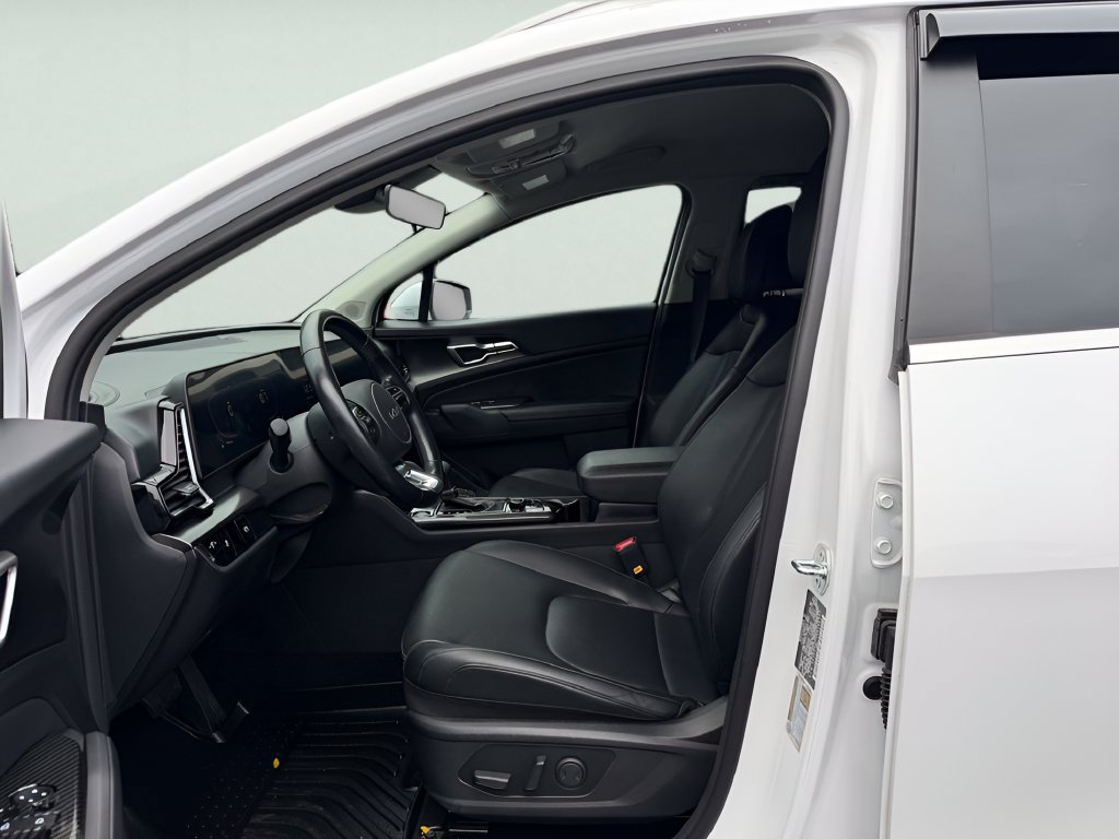 Used 2024 Kia Sportage EX AWD/4WD image 18