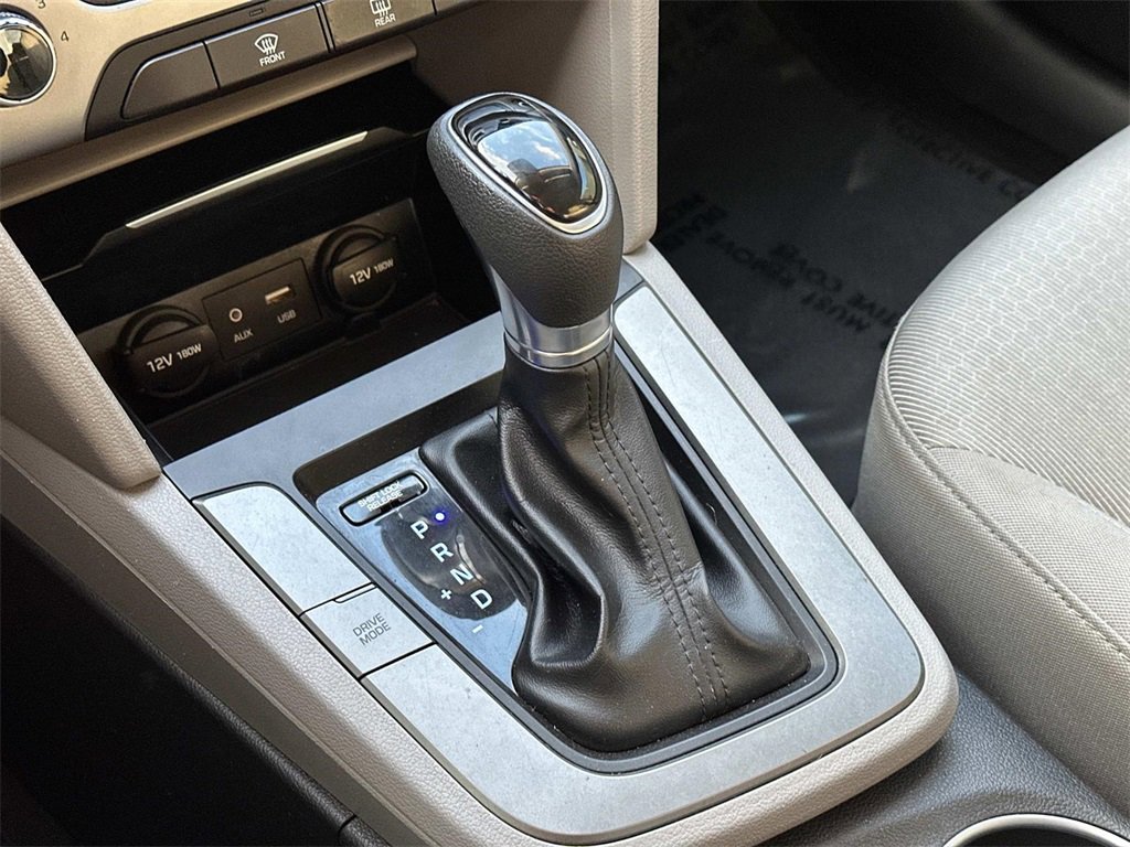 Used 2017 Hyundai Elantra SE image 23