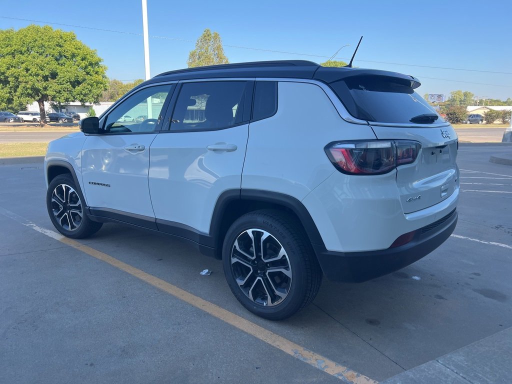 Used 2024 Jeep Compass Limited image 6
