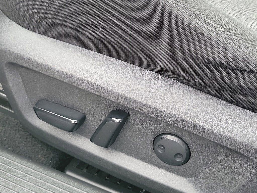 Used 2023 Nissan Rogue SV image 15