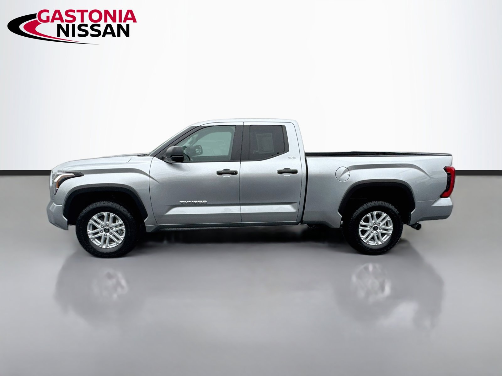 Used 2024 Toyota Tundra SR5 AWD/4WD image 5