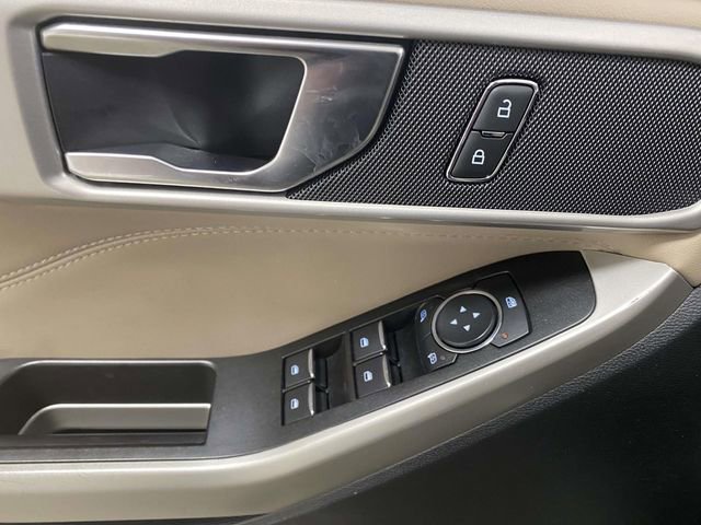 Used 2022 Ford Explorer XLT image 13