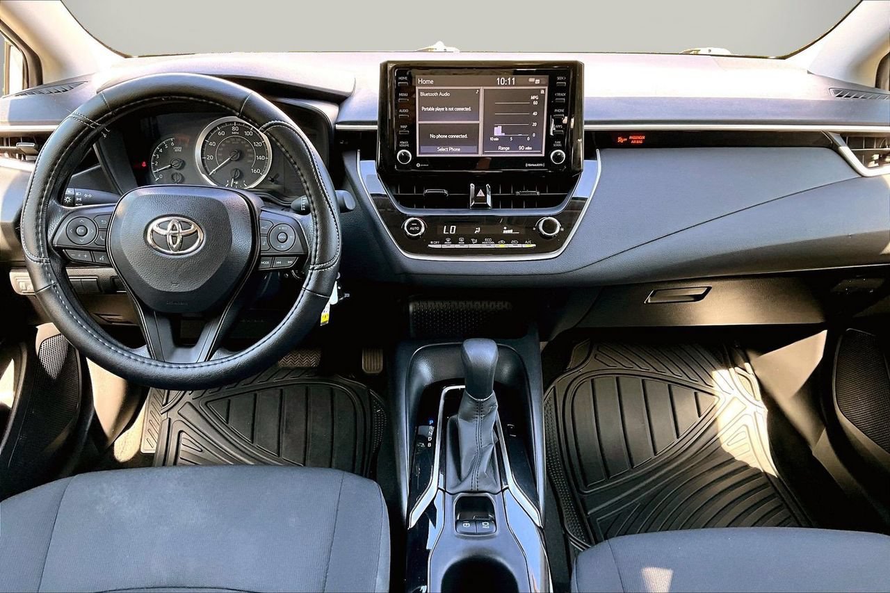 Used 2022 Toyota Corolla LE FWD image 12