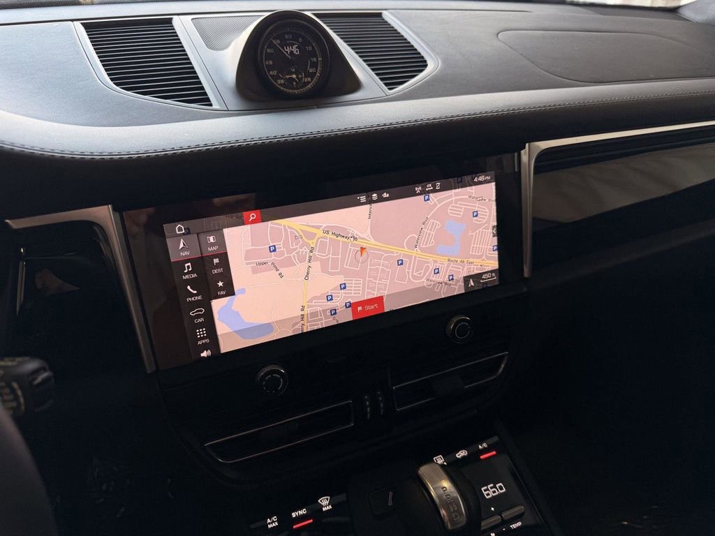 Used 2022 Porsche Macan S image 28