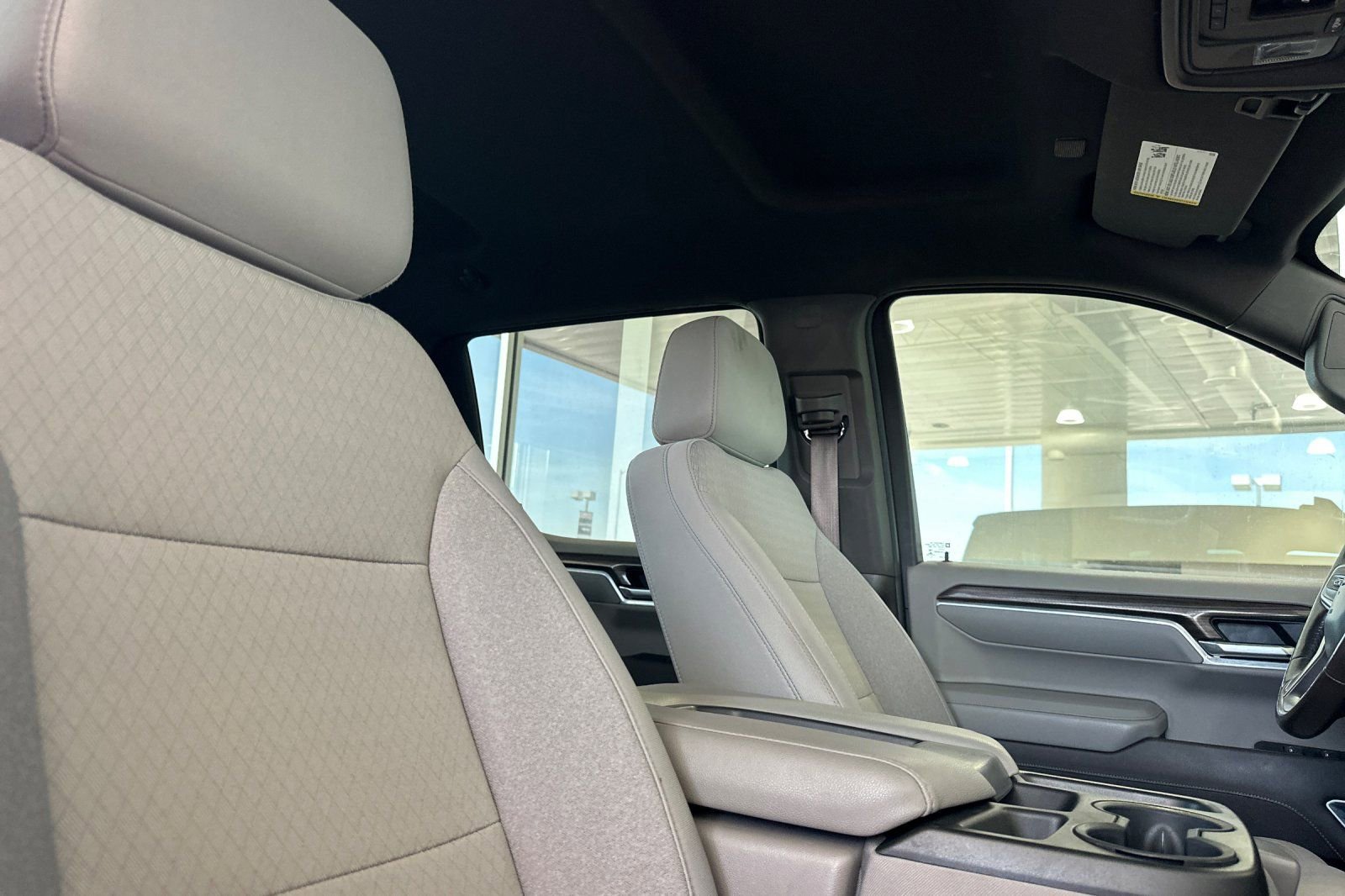 Used 2022 Chevrolet Silverado 1500 LT w/ Convenience Package II image 16