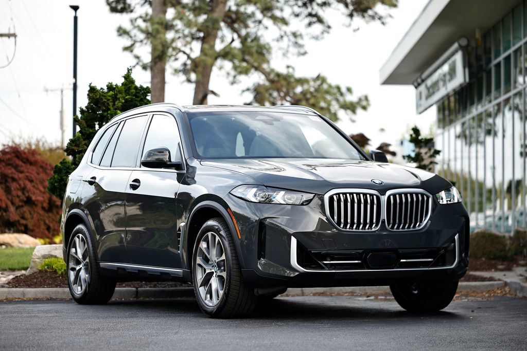 New 2026 BMW X5 xDrive40i w/ Premium Package