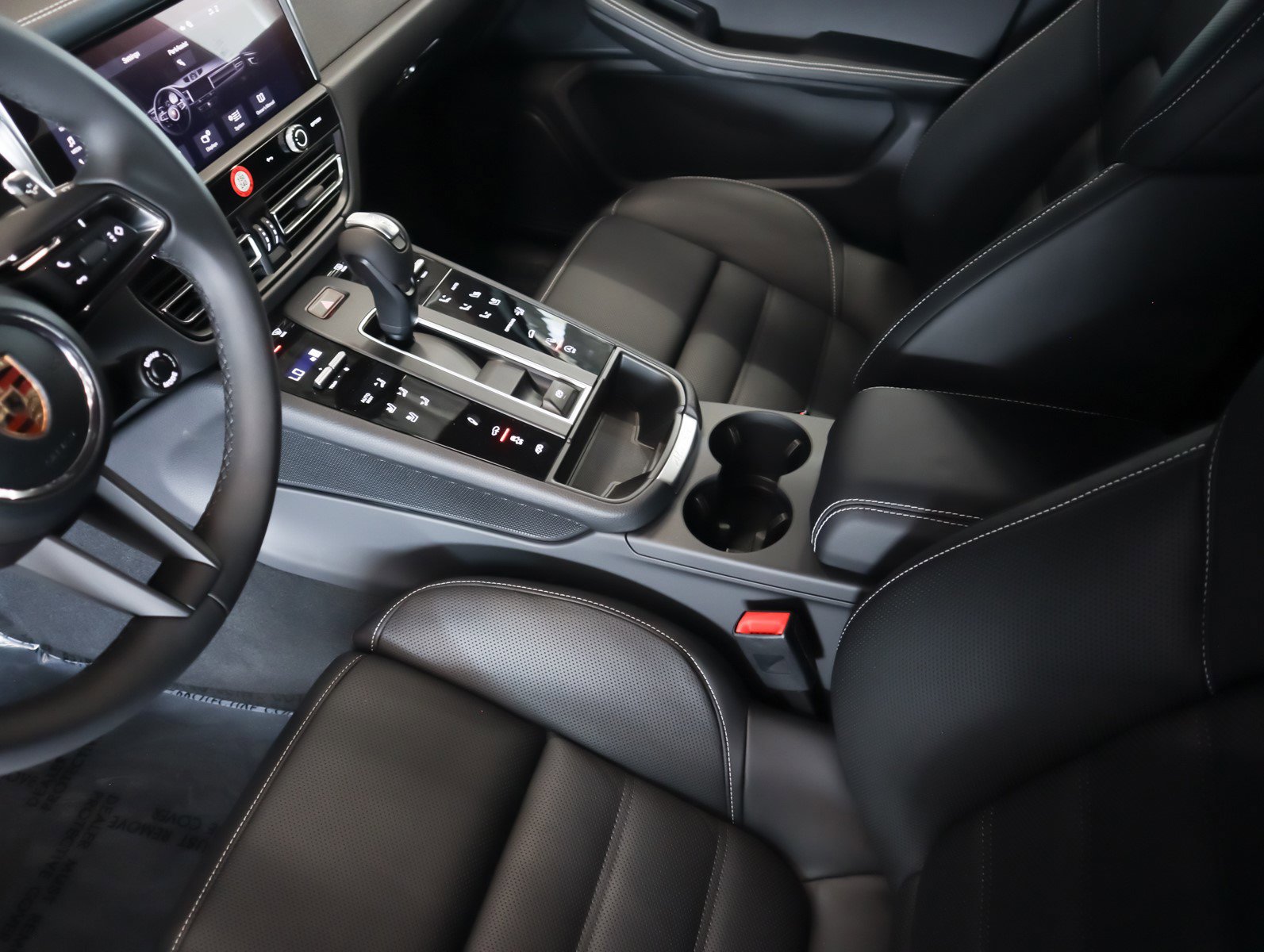 New 2026 Porsche Macan GTS image 18