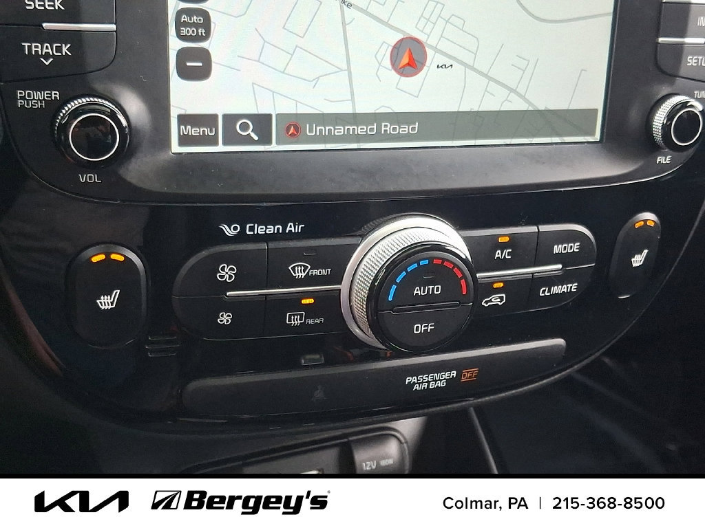 Used 2017 Kia Soul ! w/ Tech Package FWD image 18