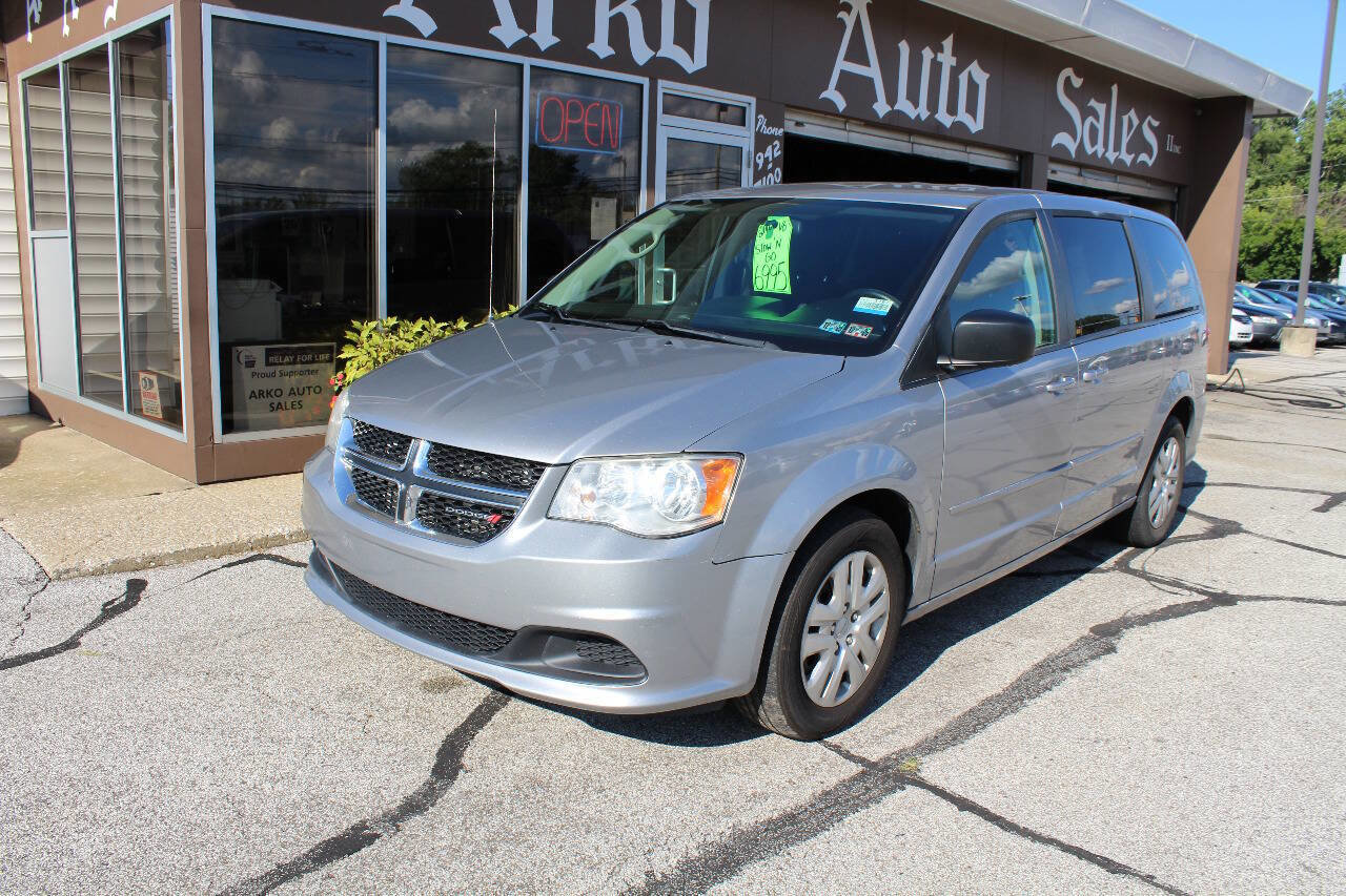 Used 2016 Dodge Grand Caravan SE w/ Quick Order Package 29E SE image 2