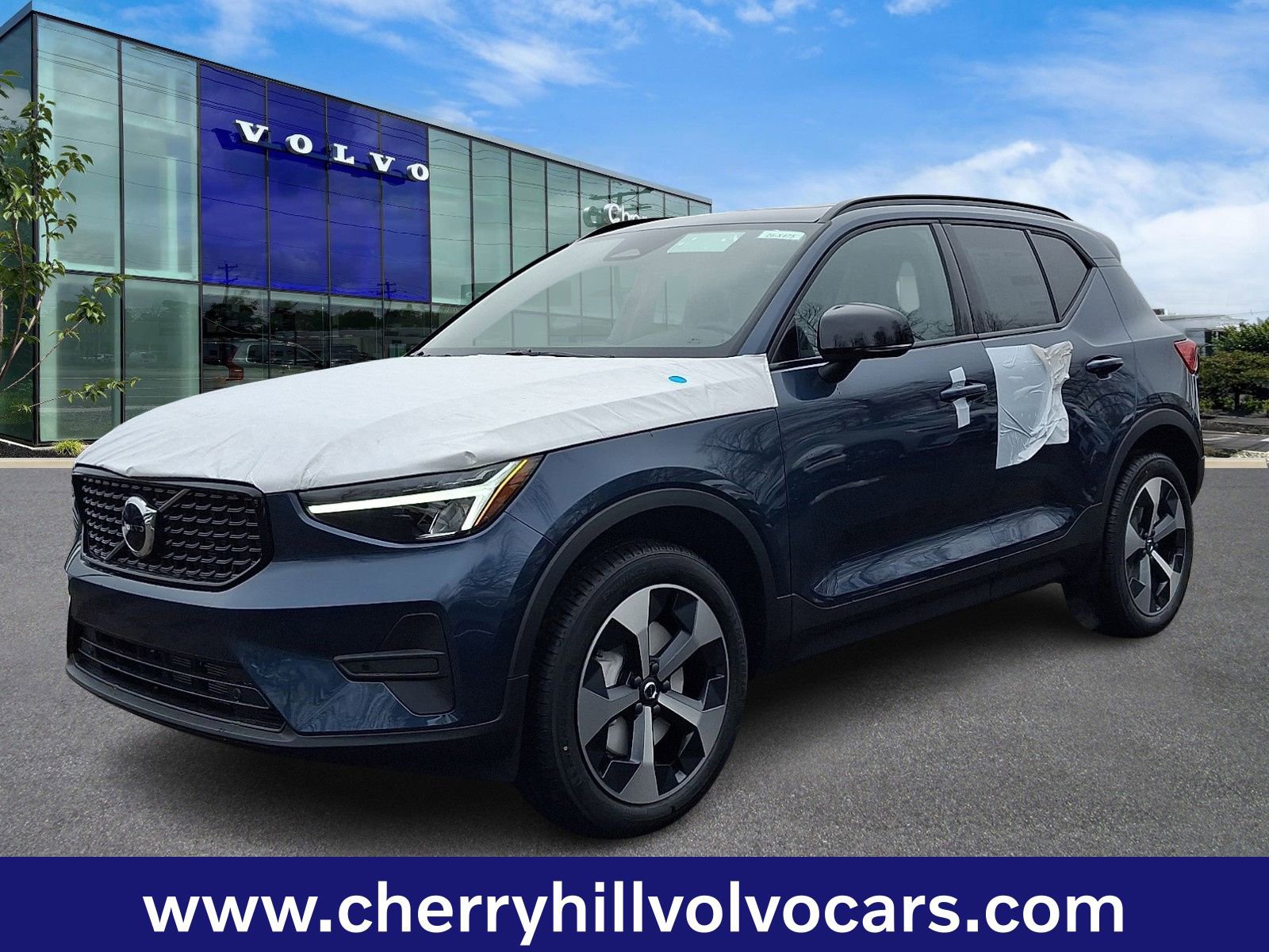 New 2026 Volvo XC40 B5 Core w/ Protection Package Premier image 2