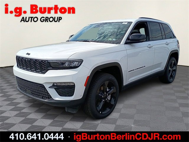 New 2025 Jeep Grand Cherokee Limited w/ Luxury Tech Group II image 2