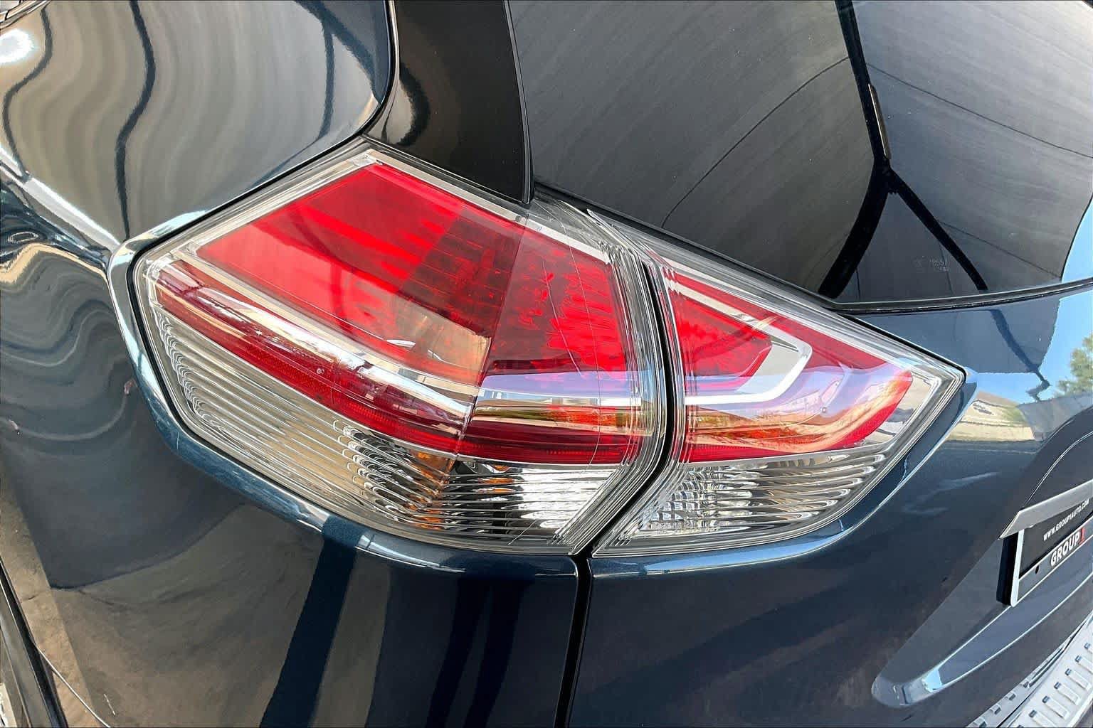 Used 2015 Nissan Rogue SL FWD image 28
