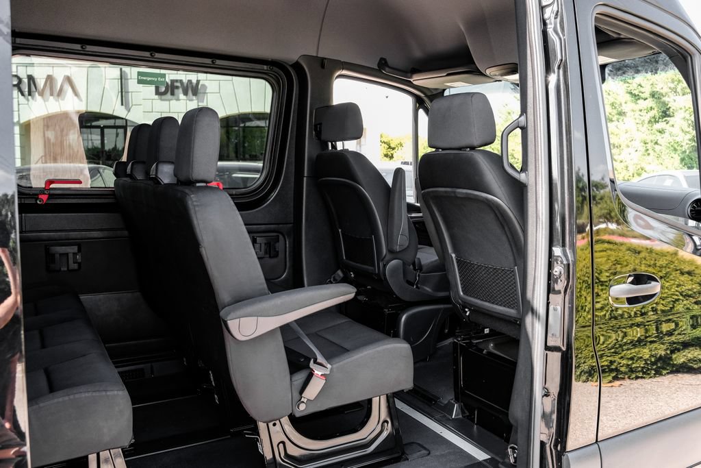 Used 2024 Mercedes-Benz Sprinter 2500 image 31