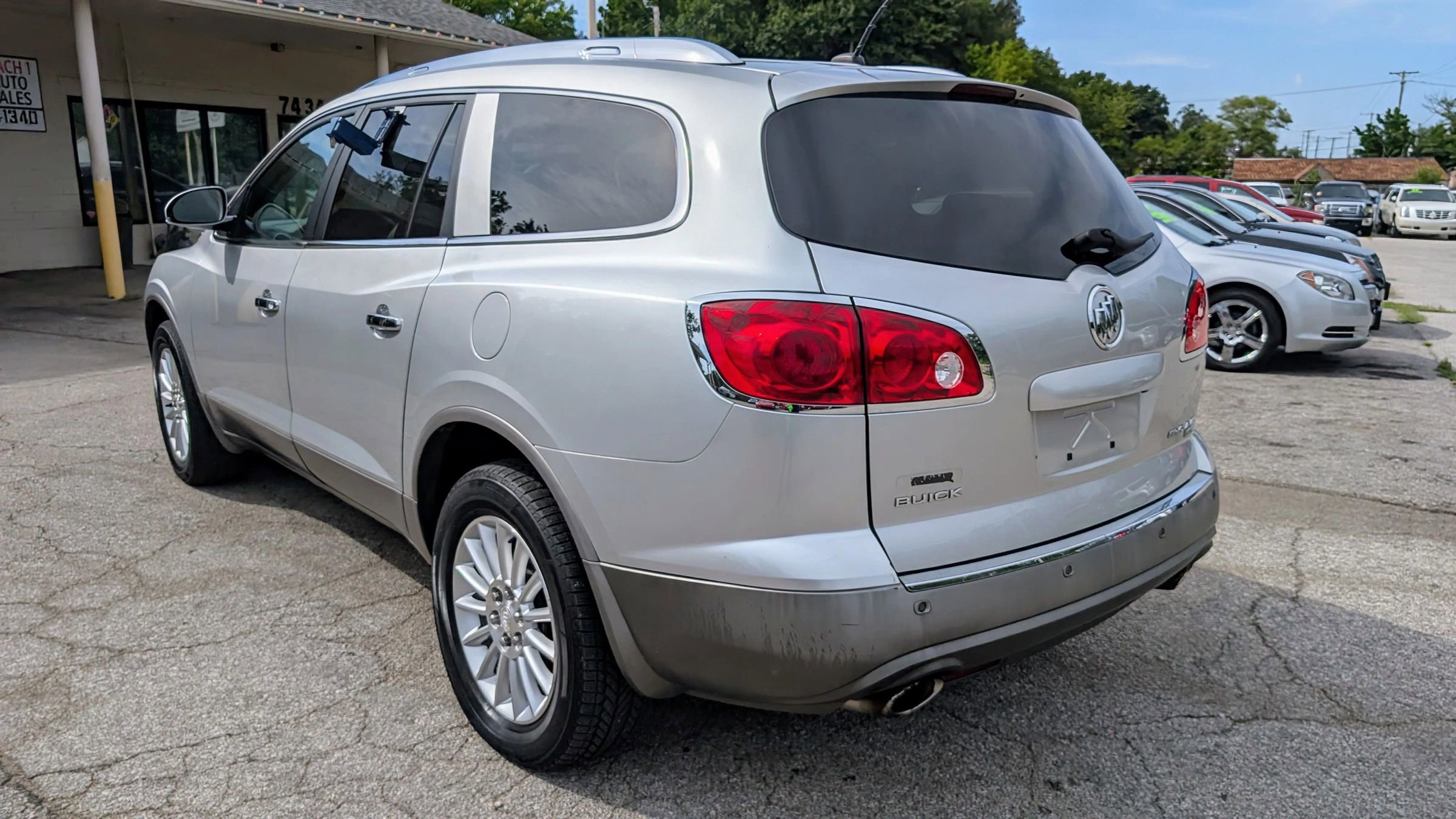 Used 2011 Buick Enclave CXL image 5