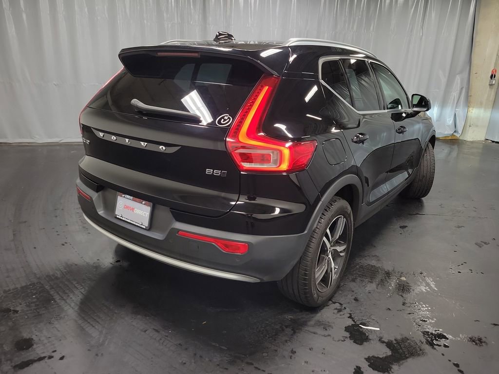 Used 2023 Volvo XC40 B5 Plus AWD/4WD image 8